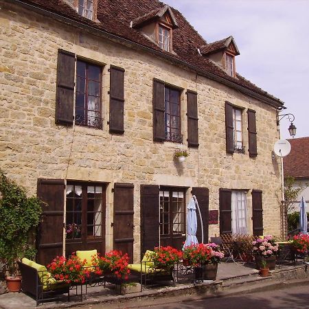Le Petit Dragon Rouge Hotell Miers Eksteriør bilde